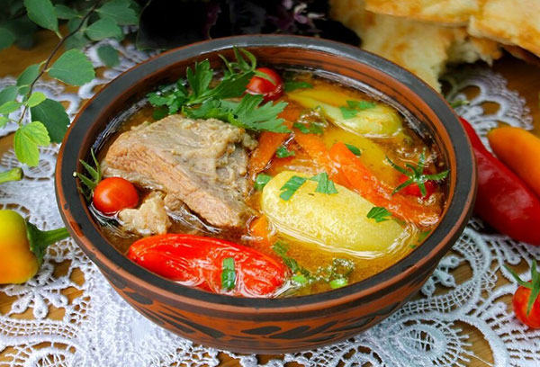 Долма шурпа (суп с фаршированным болгарским перцем)